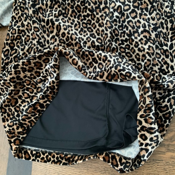 FORMULA JOVEN Leopard Cross Over Fabric Plush Skirt Women’s Size 28” - Picture 4 of 16